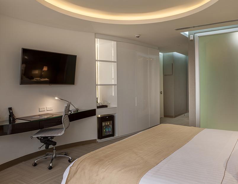 Hotel Las Americas Golden Tower Panama Exteriör bild A room at the hotel