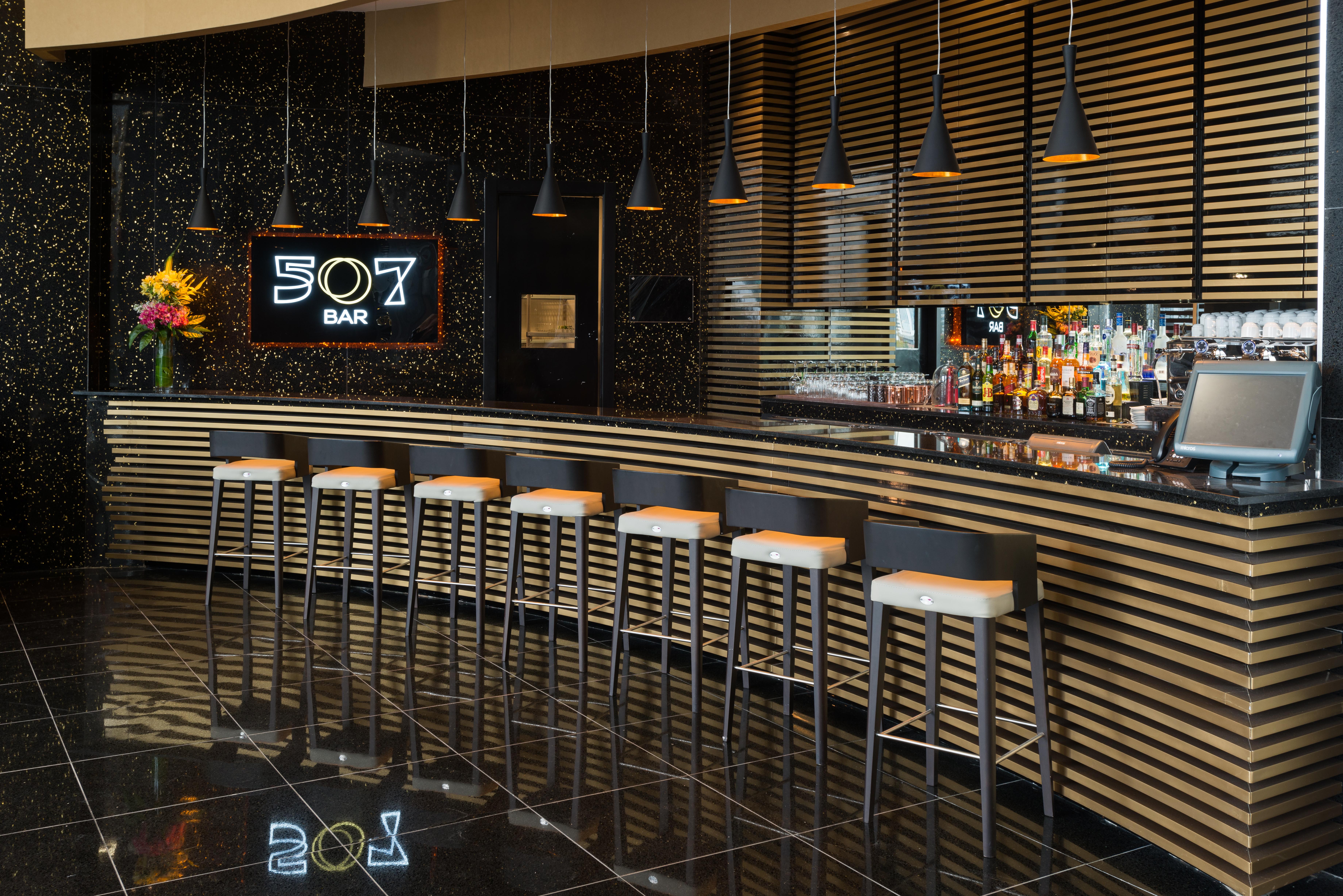 Hotel Las Americas Golden Tower Panama Exteriör bild 507 Bar