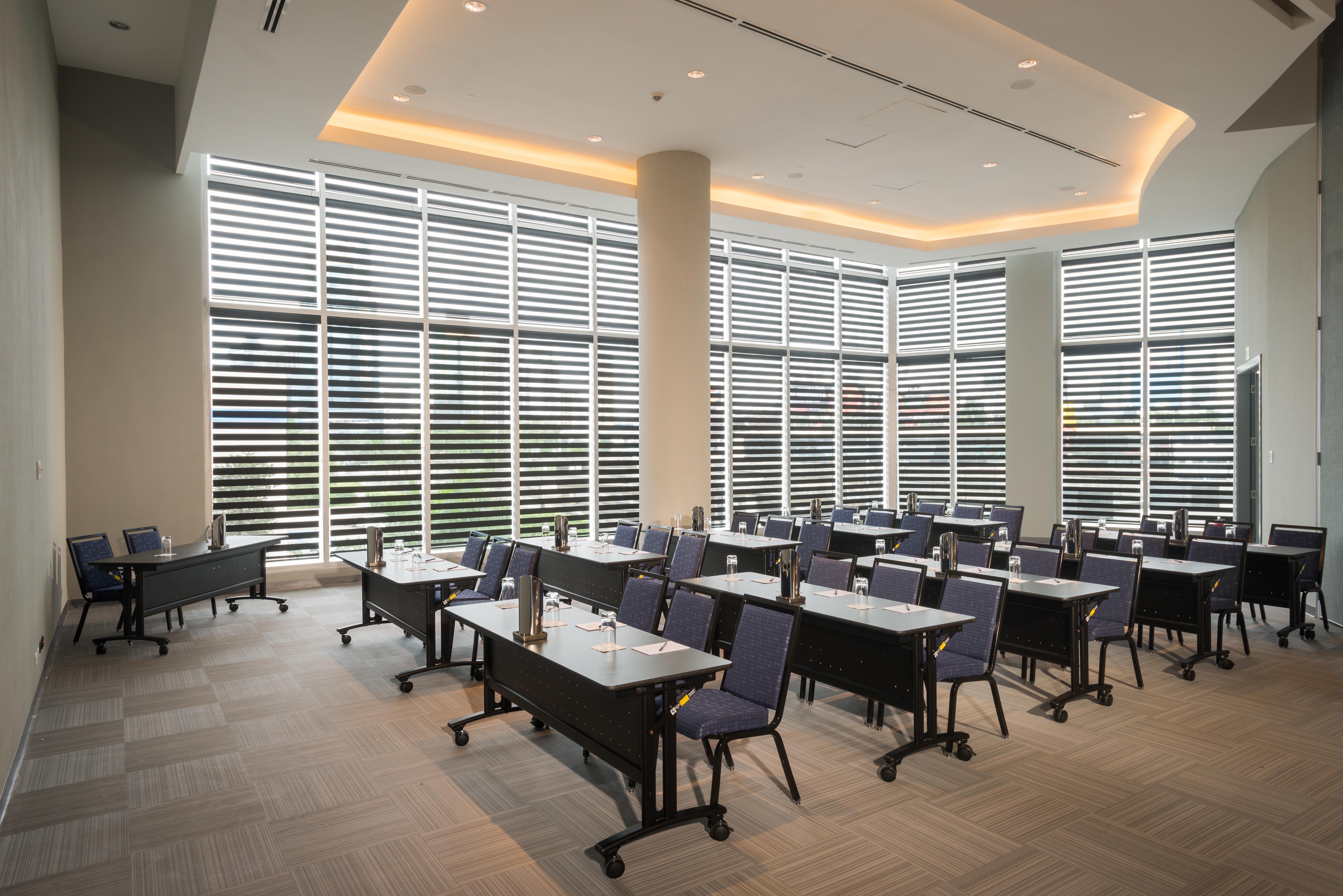 Hotel Las Americas Golden Tower Panama Exteriör bild The meeting room