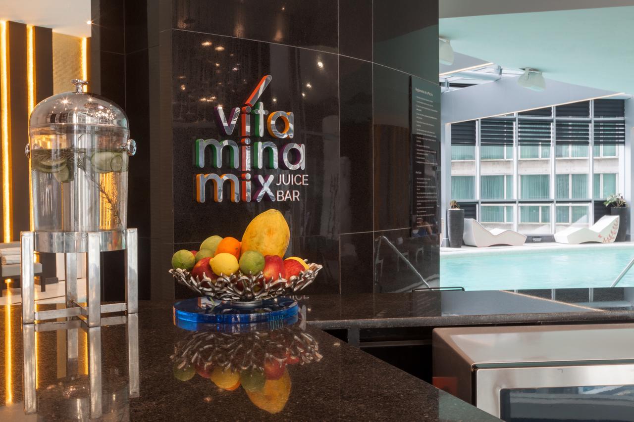 Hotel Las Americas Golden Tower Panama Exteriör bild Vita Mina Mix Juice Bar